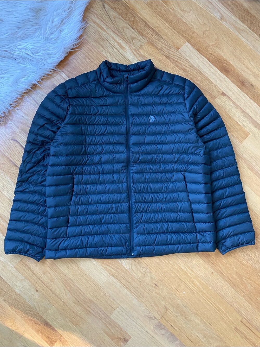 Mountain Hardwear Men's Black Packable Puffer Jacket. 600 Down Fill